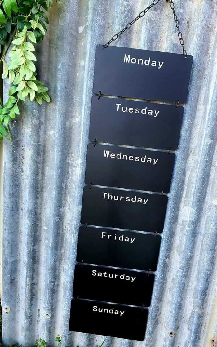 7 Days Of Week – Hanging Message Blackboard  |  Metal Decor Metal Decor Metal Decor