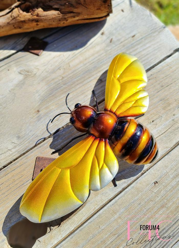 Busy Bee Metal Wall Decor  |  Garden Creatures Bee Lovers Bee Lovers