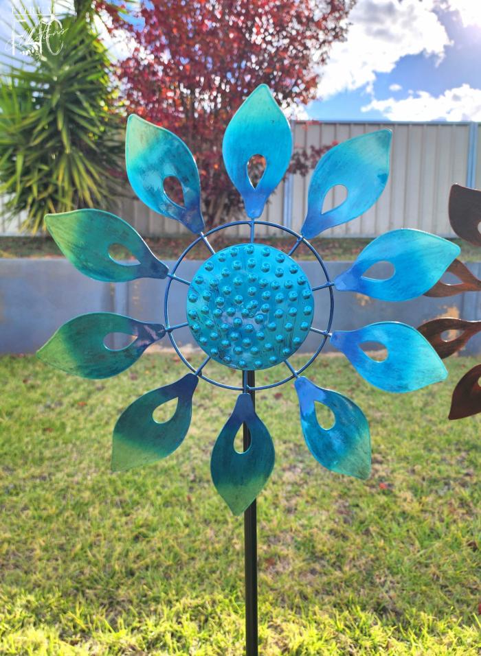 Dahlia Flower Wind Spinner – Blue Wave  |  Windspinners Outdoor Gardenwares Windspinners