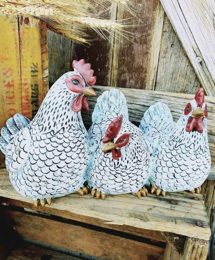 Farmyard Sitting Friends – White  |  Chickens Chickens Chickens