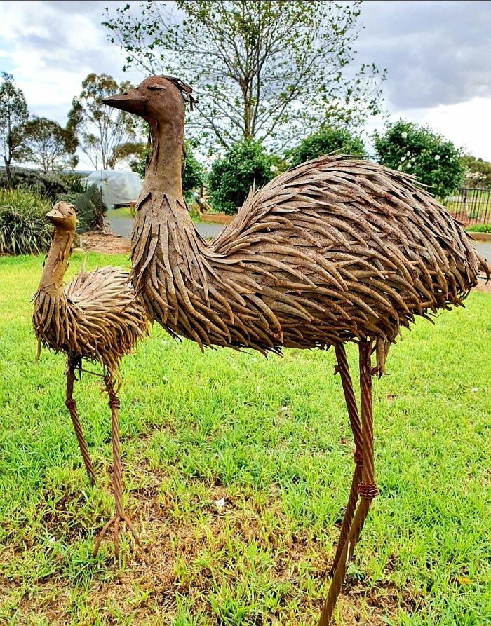 Garden Rusty Xl Emu Pair  |  Metal Decor Garden Creatures Garden Creatures