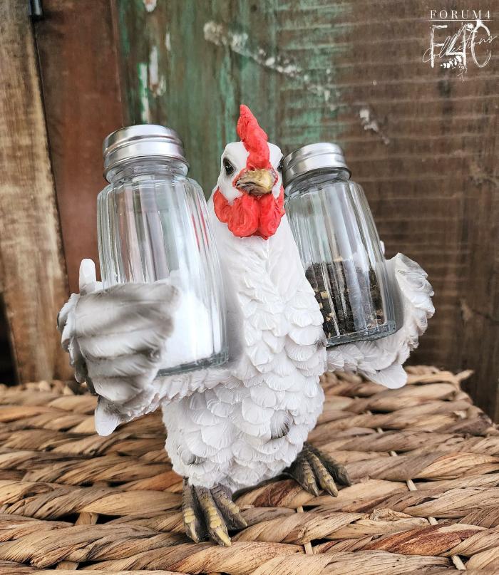 Like A Boss – Chook Salt & Pepper Shakers  |  Chickens Chickens Chickens