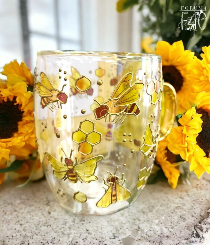 Natures Keepers – Yellow Bee Double Walled Glass Mug  |  Mugs Kitchenware Mugs