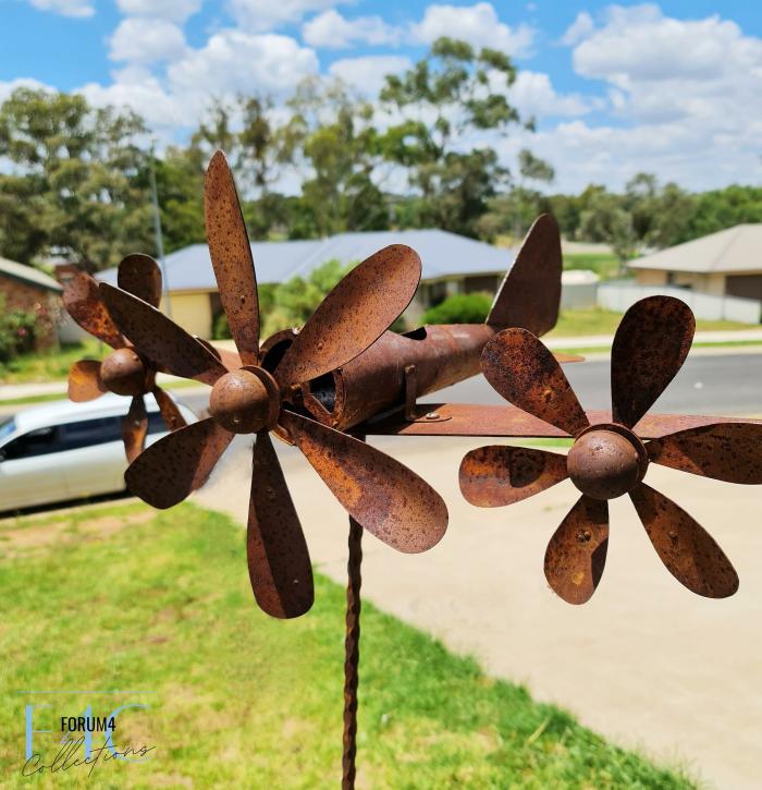 Rusty Aero Plane Wind Spinner  |  Rusty Garden Items Outdoor Gardenwares Rusty Garden Items