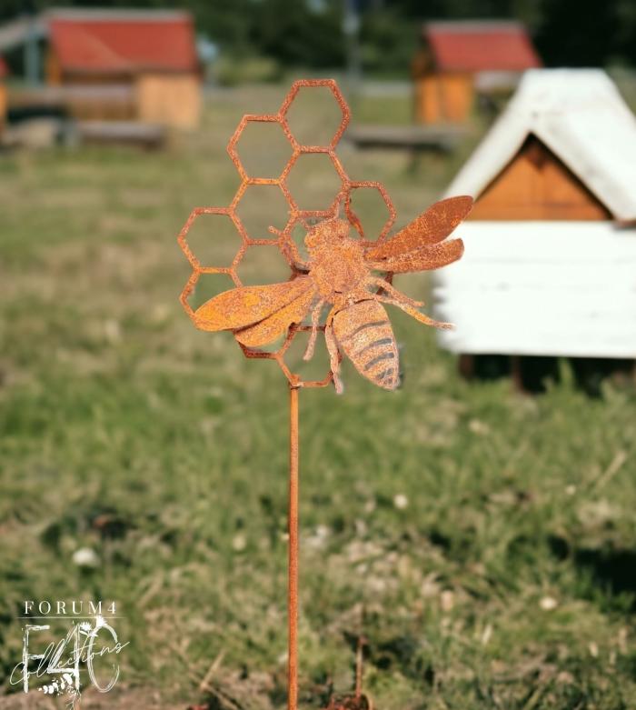 Rusty Honeycomb Bee Stake  |  Metal Decor Bee Lovers Bee Lovers