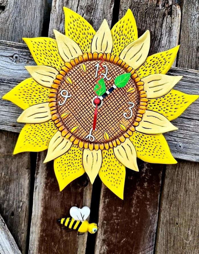 Sunny Bee Sunflower Pendulum Novelty Clock  |  Clocks Clocks Clocks