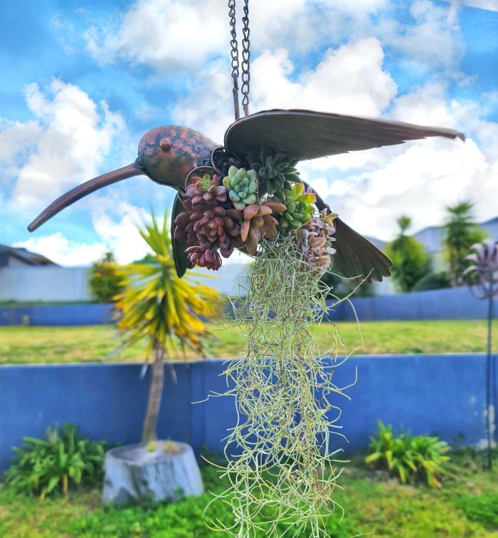 Hanging Metal Hummingbird – Bronze & Green  |  Planters & Vases Planters & Vases Planters & Vases